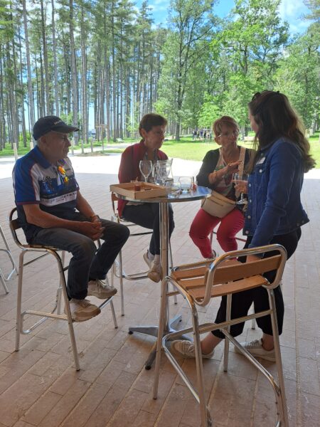 repas avec vue sur le lac